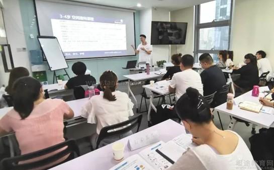 北京瓦力工廠 構(gòu)建未來，以科技之光點(diǎn)亮青少年創(chuàng)新教育